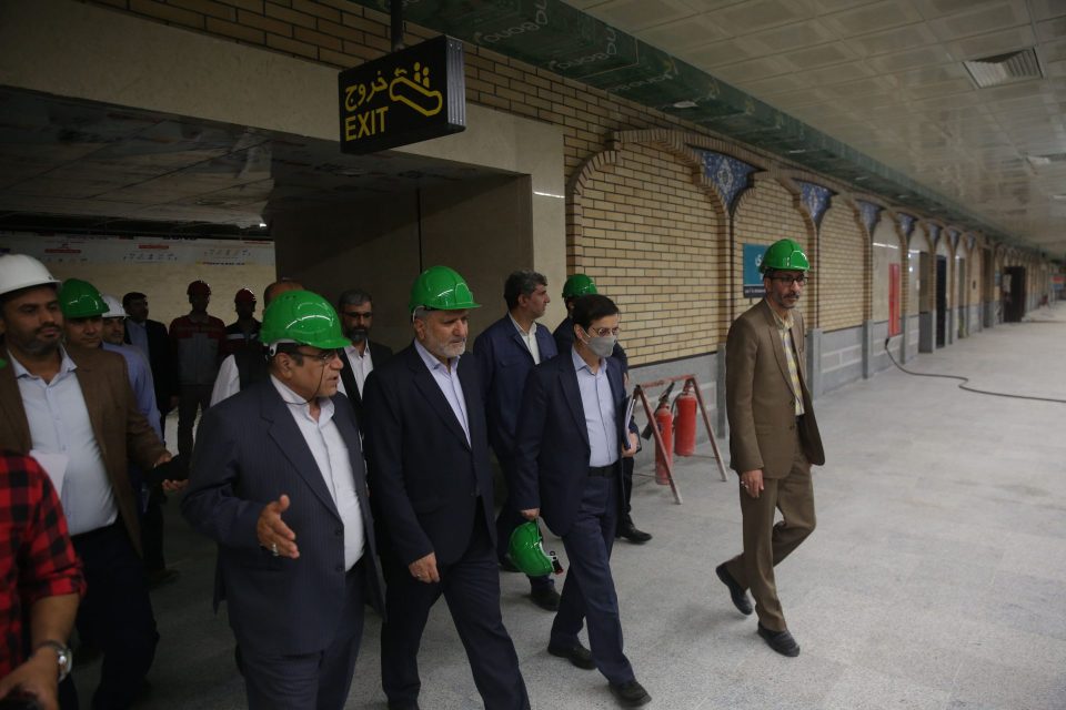 قام نائب رئيس الجمهورية الإيرانية بجولة على مترو أنفاق مدينة قم